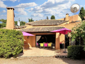 Villa charmante à Porto-Vecchio avec vue sur la montagne.